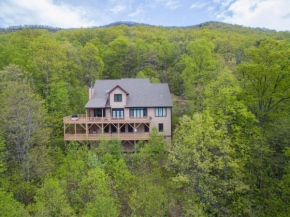 Viewmont Deck, Fire Pit & Breathtaking Mountain Views!